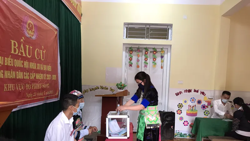 Sáng nay 21-5, hơn 42.000 cử tri 4 huyện rẻo cao ở Nghệ An đi bầu cử sớm
