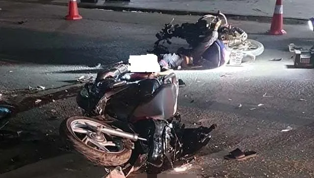 Va chạm xe máy, 2 người chết, 2 người bị thương