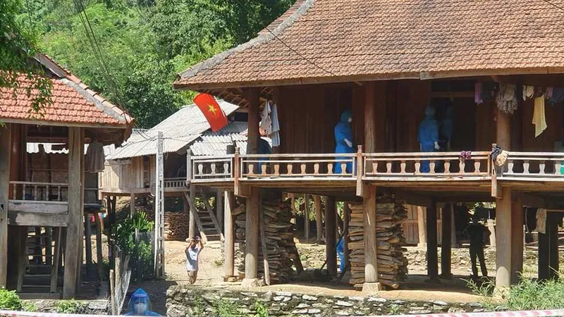Nghệ An: Phong tỏa bản vùng cao, truy vết gần 700 người liên quan 3 ca nghi mắc Covid-19 