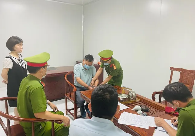 Thanh Hóa: Khởi tố 2 chuyên gia người Trung Quốc về hành vi buôn lậu