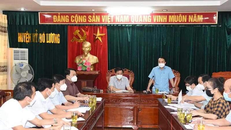 Nghệ An: Lãnh đạo xã bị kỷ luật vì để người đang cách ly đi chợ