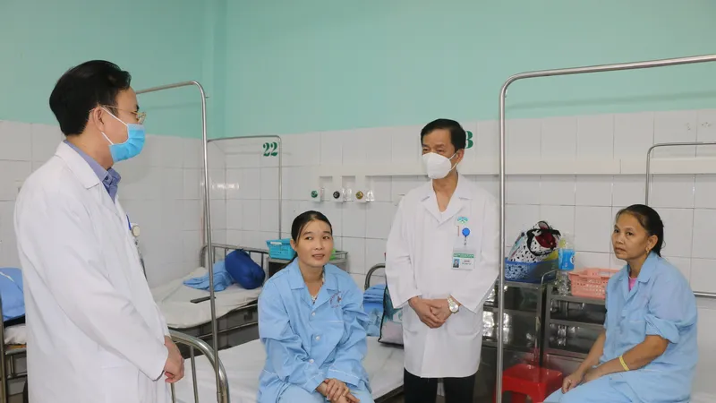 Thanh Hóa: 11 công nhân bị phản ứng sau tiêm vaccine Covid-19 được xuất viện 
