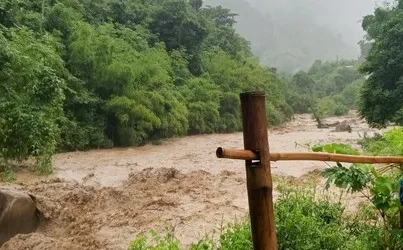 Thanh Hóa: Sơ tán dân khẩn cấp vì mưa lớn gây sạt lở, lũ quét