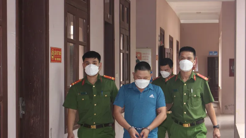Nghệ An: Bắt cán bộ lợi dụng Chương trình 135 thu tiền của người dân 