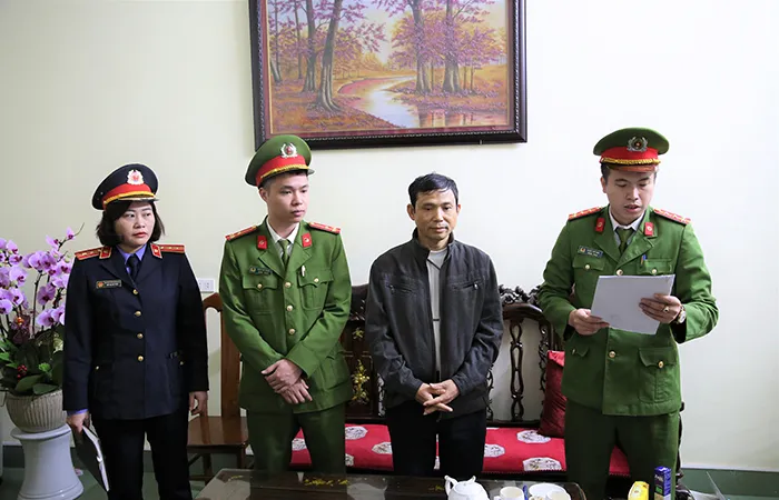 Nhiều lãnh đạo và nhân viên Trung tâm Đăng kiểm xe cơ giới tỉnh Nghệ An bị tạm giữ hình sự để điều tra 