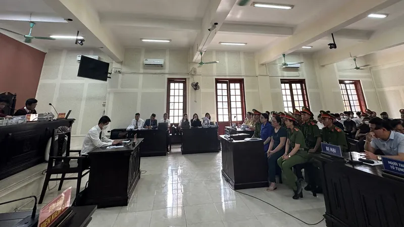 Bị cáo Lê Thị Dung khẳng định chi đúng qui chế chi tiêu nội bộ