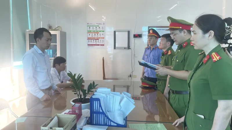 Khởi tố 5 đối tượng chiếm đoạt 10 tỷ đồng tiền bảo hiểm