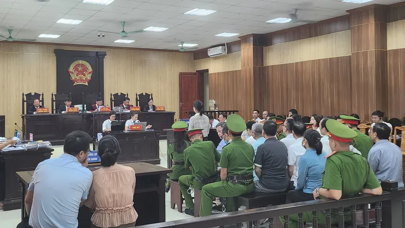Mở lại phiên tòa xét xử giám đốc sở “thông thầu” mua đồ dùng dạy học 