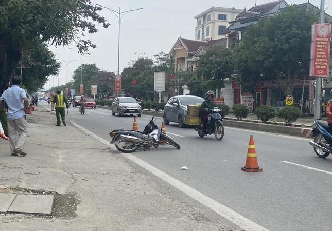 Khởi tố nam thanh niên “thông chốt” đo nồng độ cồn