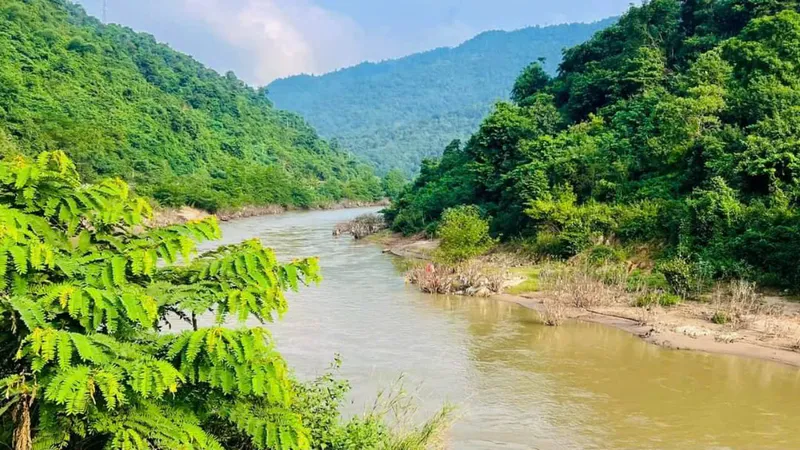 Tìm thấy thi thể học sinh sau 3 ngày mất tích trên sông