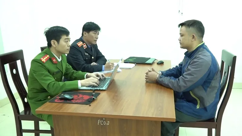 Phát hiện đường dây mua nanh, vuốt sư tử, báo gấm 