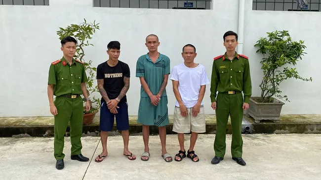 Xóa ổ nhóm ma túy có vũ khí "nóng"