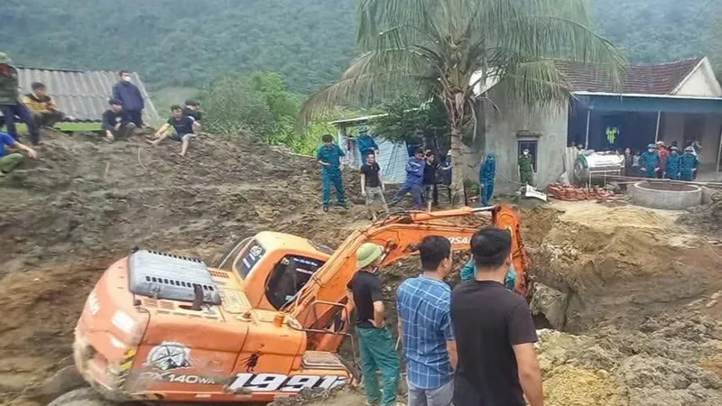 Nạo vét giếng, 3 người bị đất đá vùi lấp tử vong