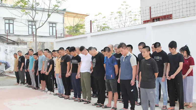 Bắt giữ gần 100 đối tượng tham gia lừa đảo hơn 2.000 tỷ đồng
