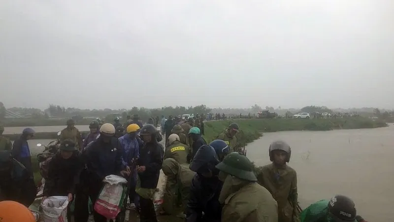 Thanh Hóa: Mưa lớn gây sạt lở đê, ngập lụt nhiều nơi