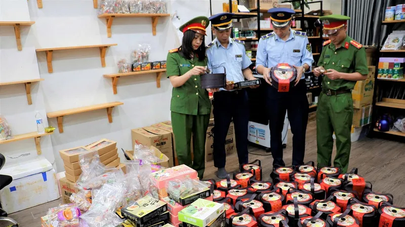 Nghệ An: Phát hiện hàng ngàn bánh trung thu không rõ nguồn gốc