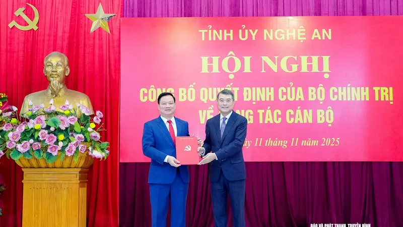 Đồng chí Nguyễn Khắc Thận giữ chức Bí thư Tỉnh ủy Nghệ An