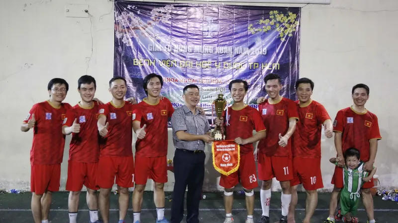 Khoa Ngoại Tiêu hóa – Gan mật giành ngôi vô địch Giải Tứ hùng mừng Xuân 2019 của Bệnh viện Đại học Y dược TPHCM