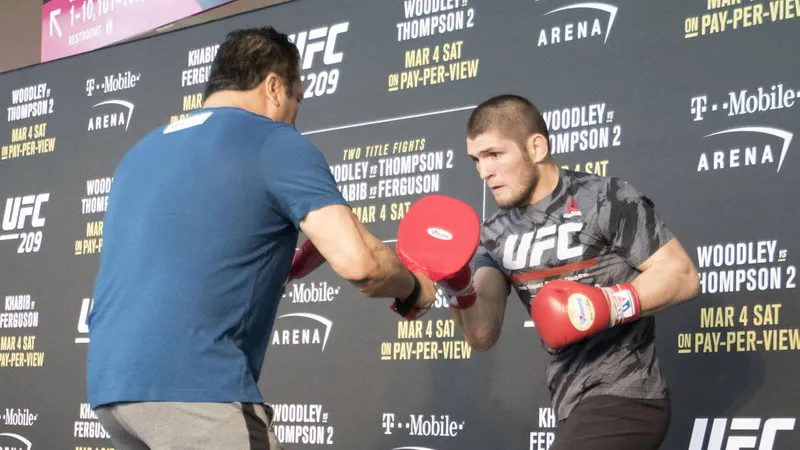 Khabib sẽ lấn sân sang quyền Anh