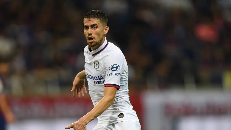 Jorginho đang học hỏi để thích nghi với vị trí mới ở Chelsea dưới thời Lampard