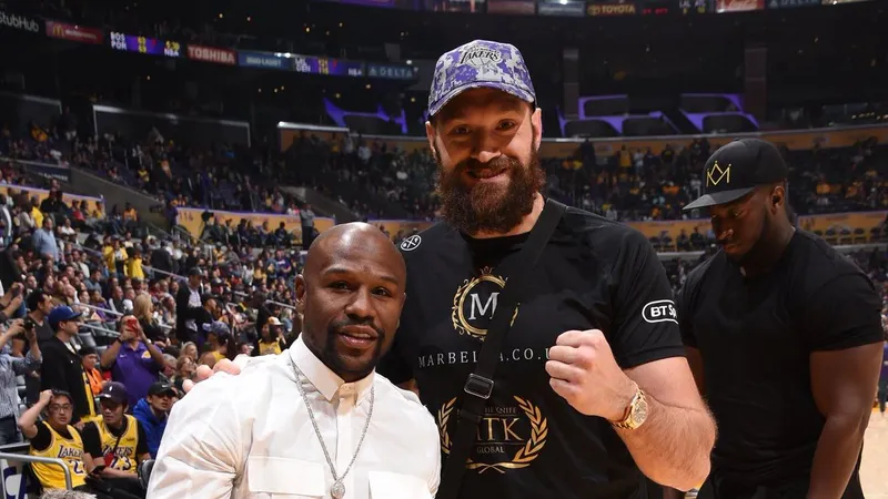 Mayweather khá thân thiết với Fury, anh sẽ chấp nhận huấn luyện Wilder?