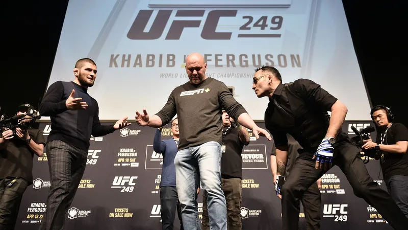 Ferguson nhún nhảy, đặt đai vô địch xuống sàn, Khabib nổi giận