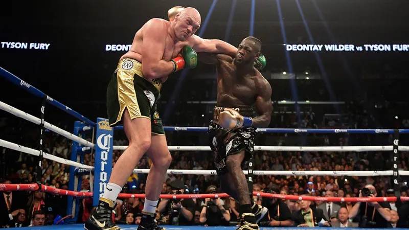 Trận đấu thứ 3 giữa Fury và Wilder sẽ dời lại đến tháng 10