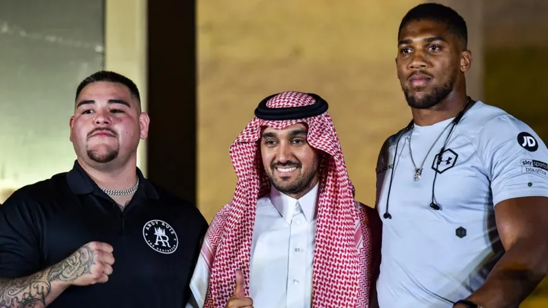 Thái tử Bin Salman chụp ảnh chung với Anthoy Joshua và Andy Ruiz