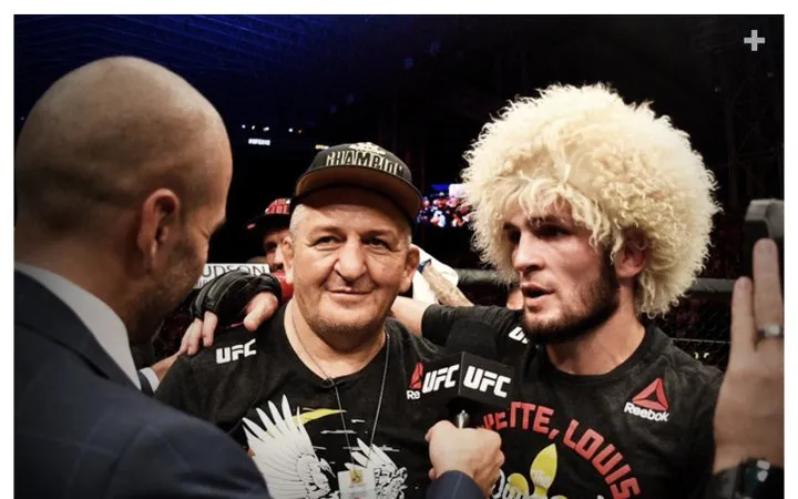 Tấm hình mà McGregor sử dụng để cầu nguyện cho cha của Khabib