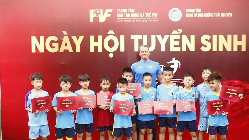 Hình ảnh buổi tuyển sinh của PVF tại Thái Nguyên