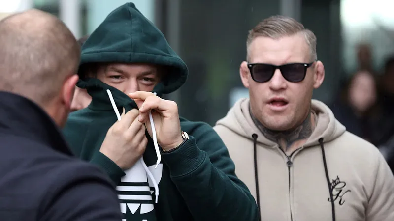 McGregor và Sư huynh Charlie Ward