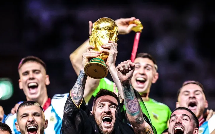 Messi và các đồng đội nâng cao Cúp Vàng