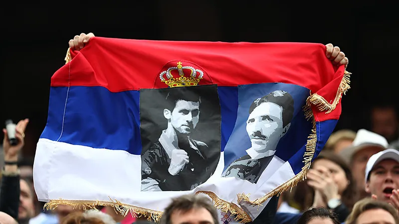 Hình ảnh Djokovic bên cạnh Nhà phát minh Tesla