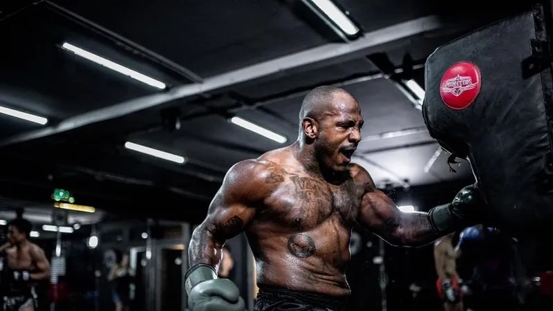 Sau 10 năm lăn lộn ở MMA, Rountree mới có trận tranh đai vô địch đầu tiên