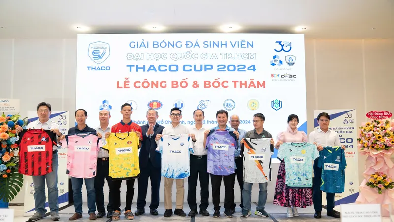 Các đội bóng tham dự giải công bố màu áo đấu. Ảnh: ĐOÀN NHẬT