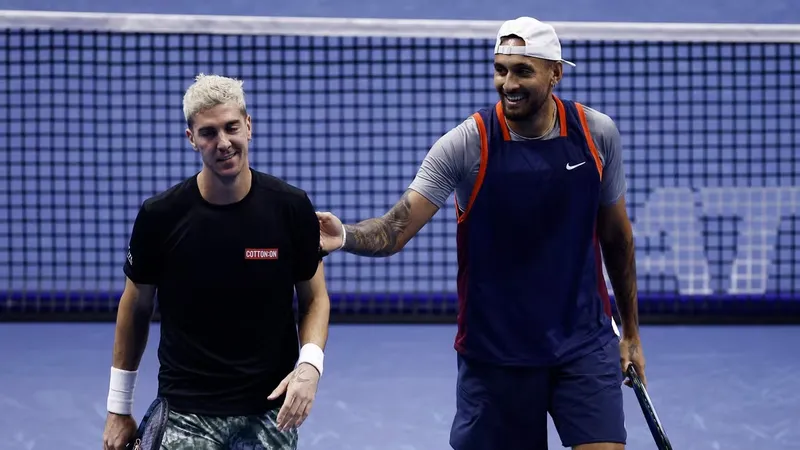 Kyrgios (phải) và Kokkinakis tái hợp
