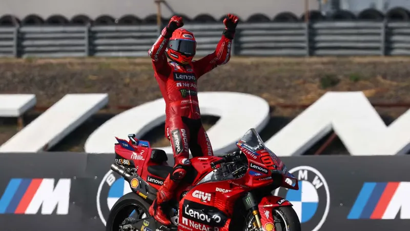 Marquez ăn mừng chiến thắng trên đường đua Chang International Circuit