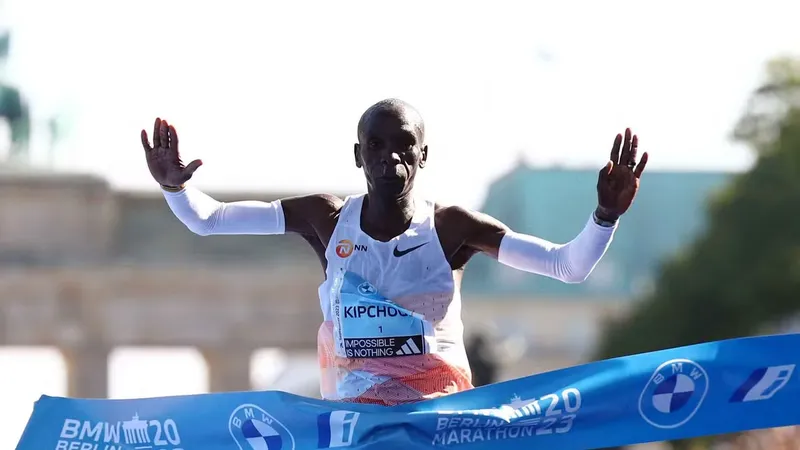 Kipchoge là tượng đài chạy đường trường thế giới