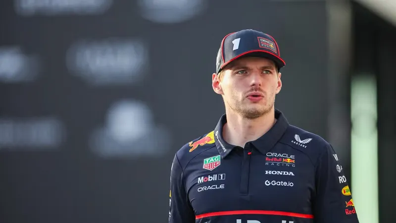 Verstappen từ chối nói về tương lai