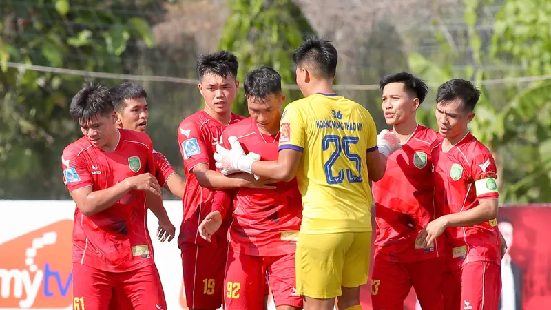 36 Hoàng Nông Thảo Vy ăn mừng chiến thắng