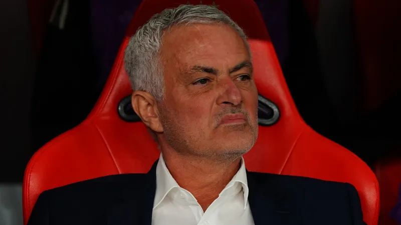 Mourinho chuẩn bị đối mặt đội bóng cũ