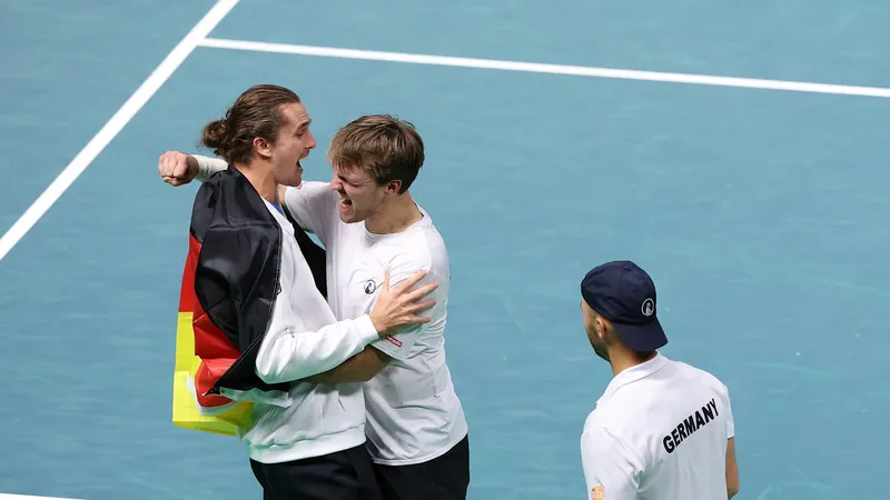 Zverev ăn mừng cùng các đồng đội tuyển Đức