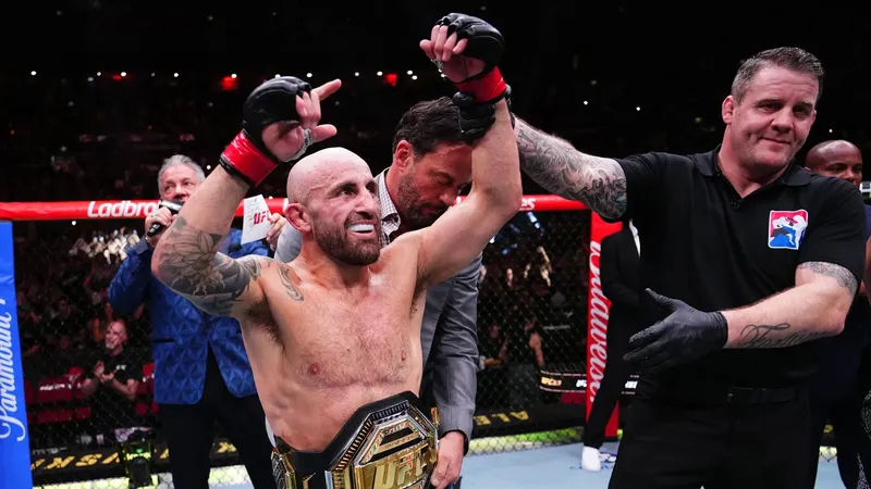 Volkanovski bảo vệ đai vô địch