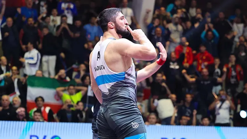 Sadulaev (Ảnh: UWW)