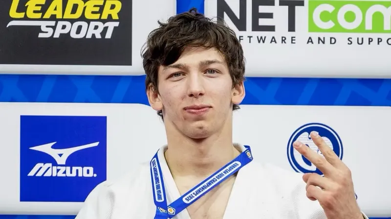 Arbuzov giành HCV ở Tbilisi (Ảnh: TASS)