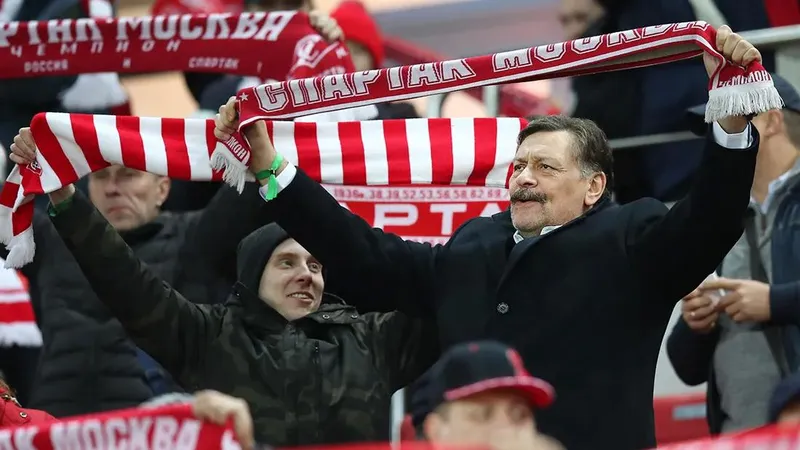 Diễn viên Razanov là fan nhiệt thành của Spartak (Ảnh: Sport24)