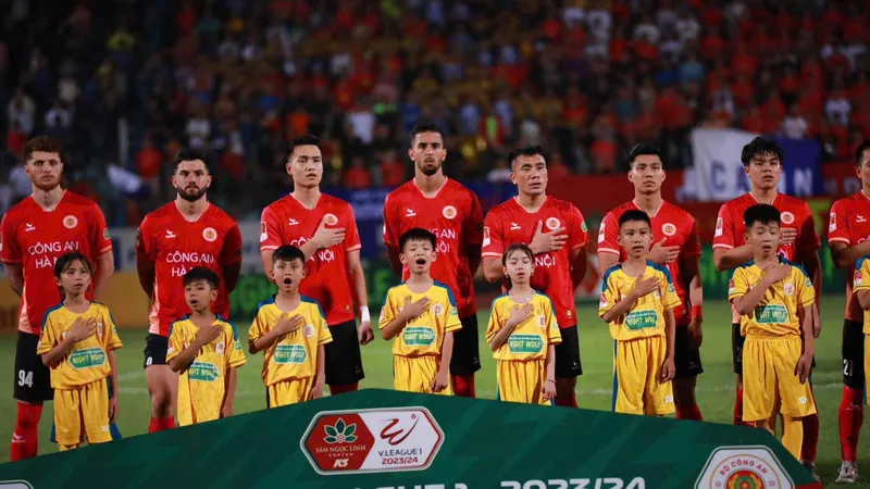 Chương trình mang các em nhỏ từ Hà Giang đến Hà Nội dự khán V-League của GUMBĐ hồi năm 2024