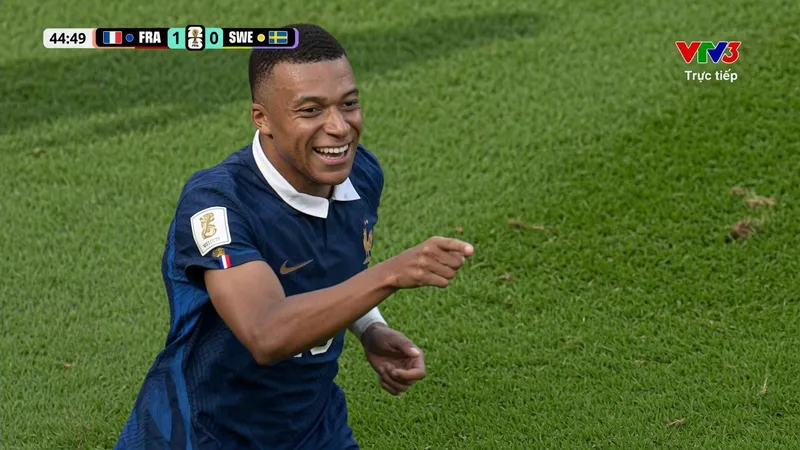Mbappe tỏa sáng trong trận thắng Thụy Điển