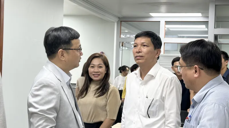 Đại diện Sở KH-CN TPHCM tham quan Trung tâm đào tạo HCA