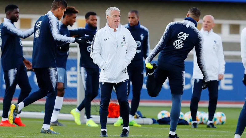 EURO 2020: Didier Deschamps không xao lãng vì chỉ trích